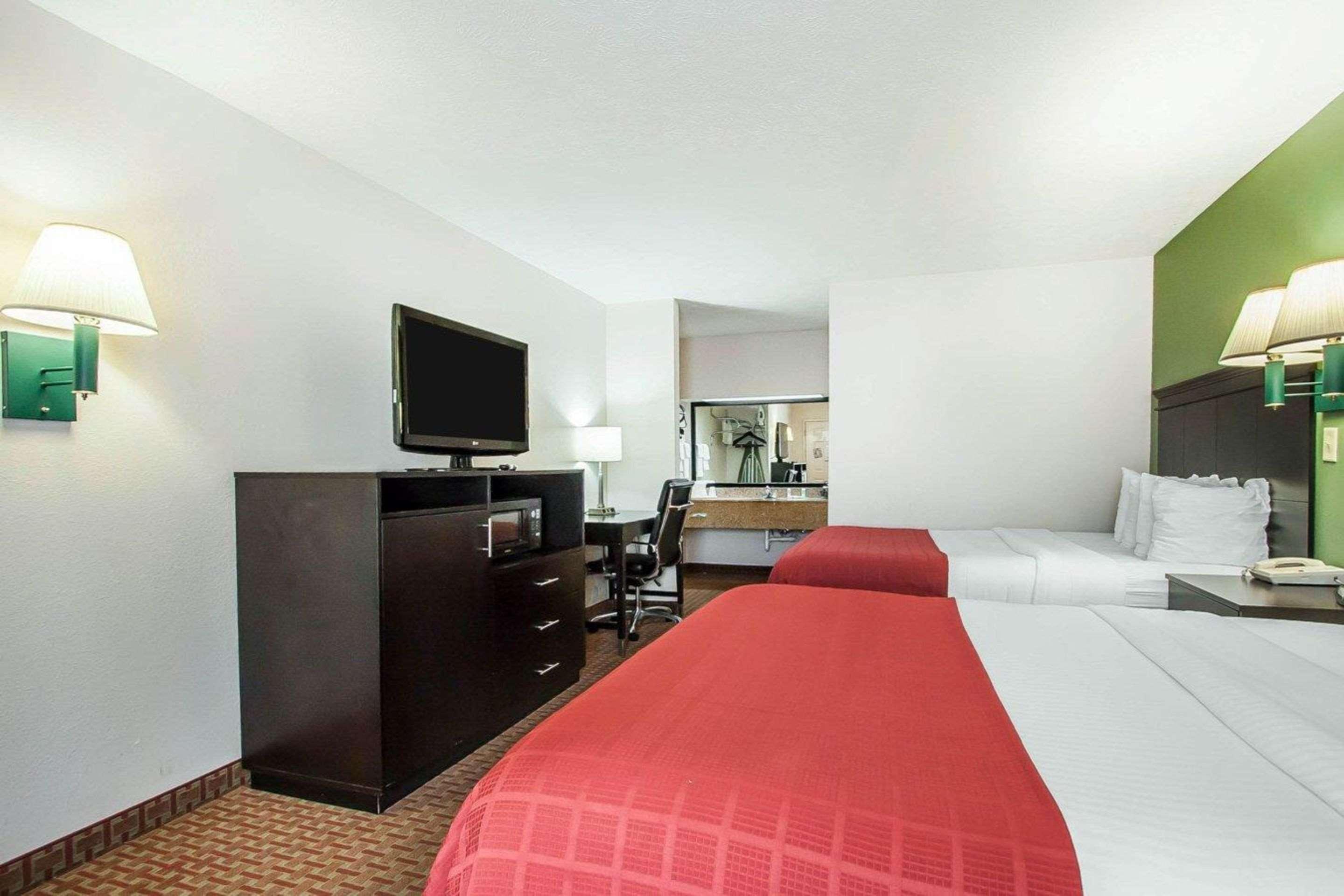 Quality Inn Savannah South Екстериор снимка
