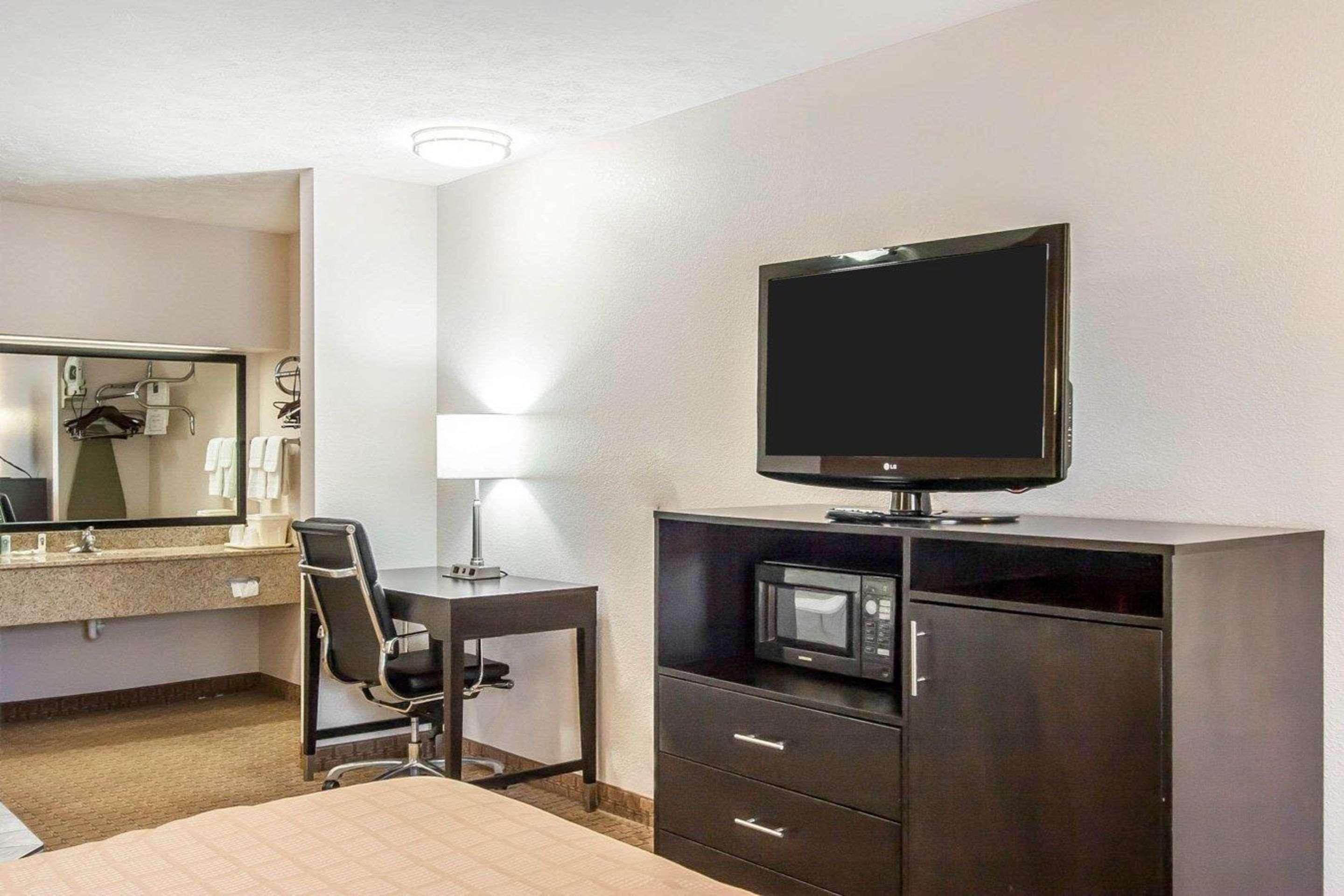 Quality Inn Savannah South Екстериор снимка