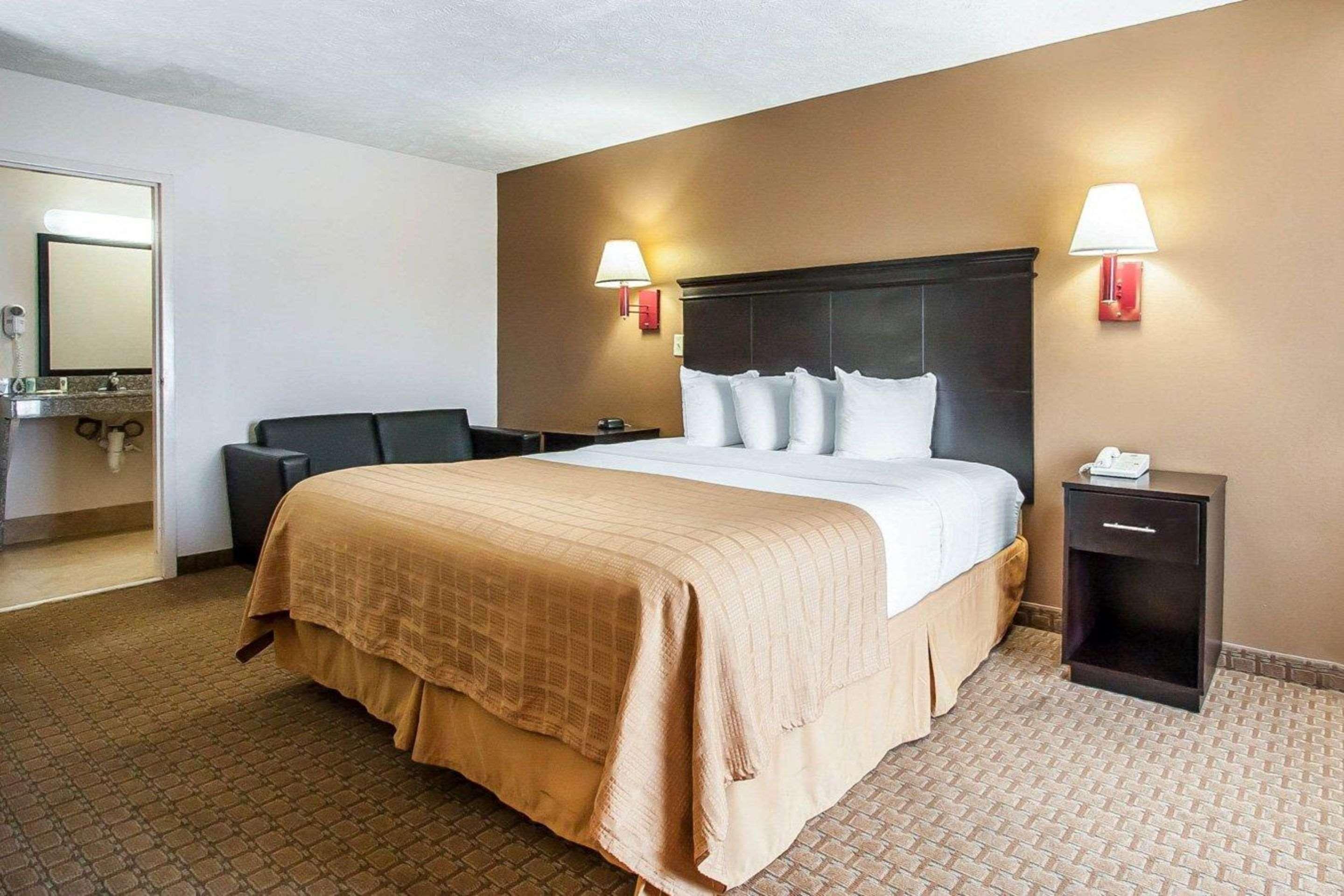Quality Inn Savannah South Екстериор снимка