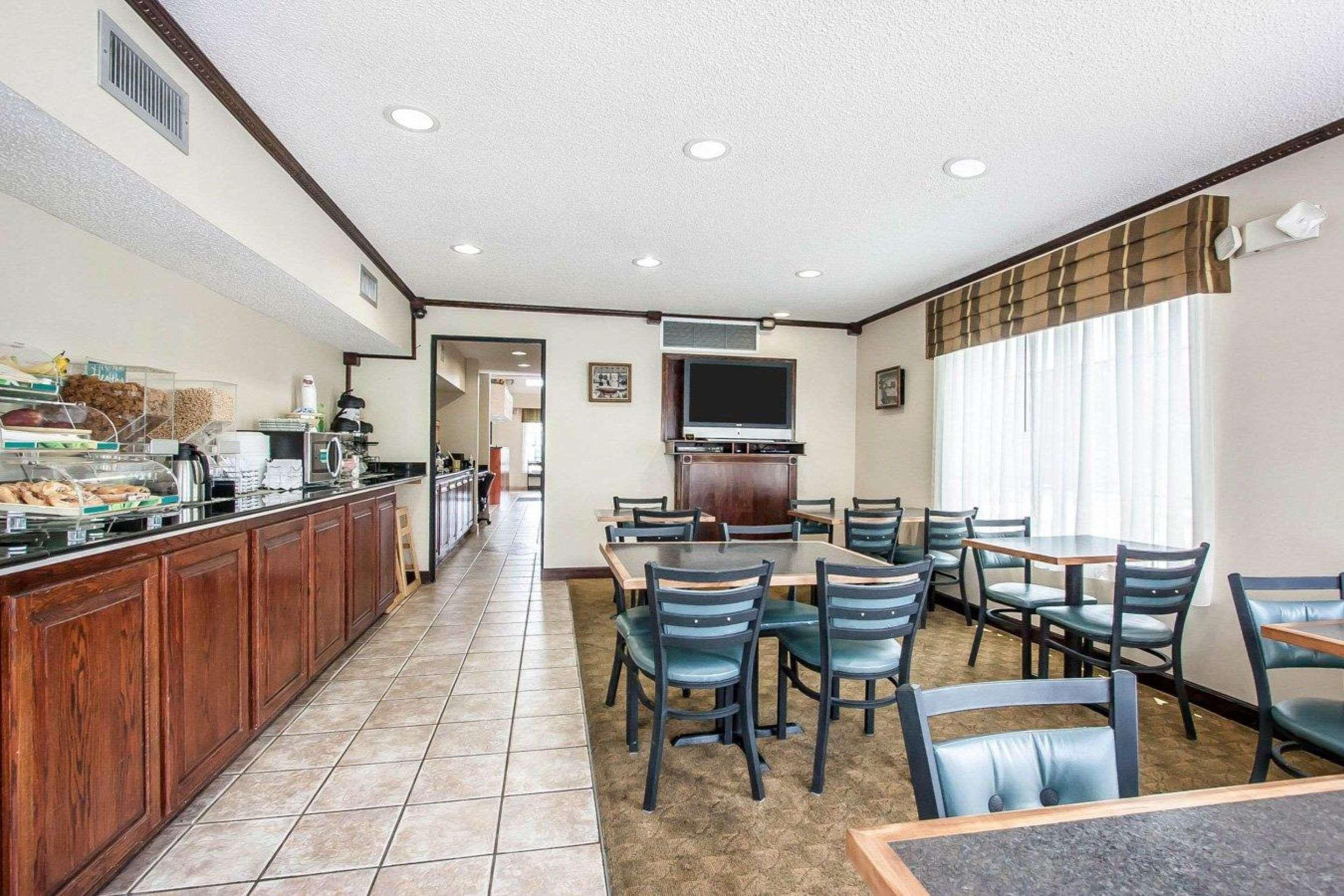 Quality Inn Savannah South Екстериор снимка